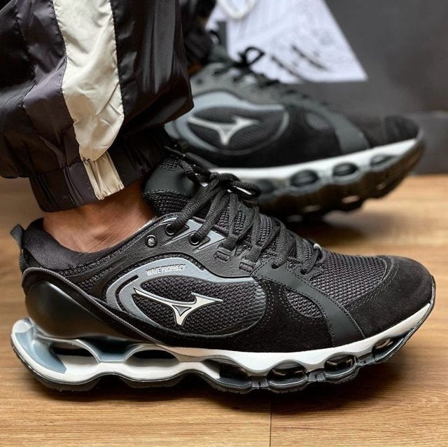 Mizuno Wave Beta