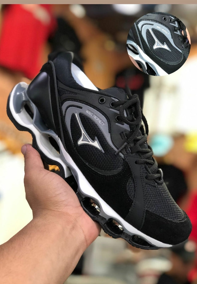 Mizuno Wave Beta