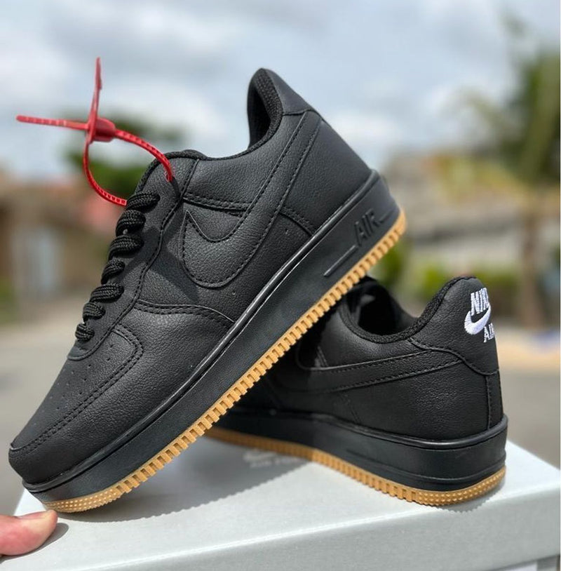 Air Force Preto e caramelo